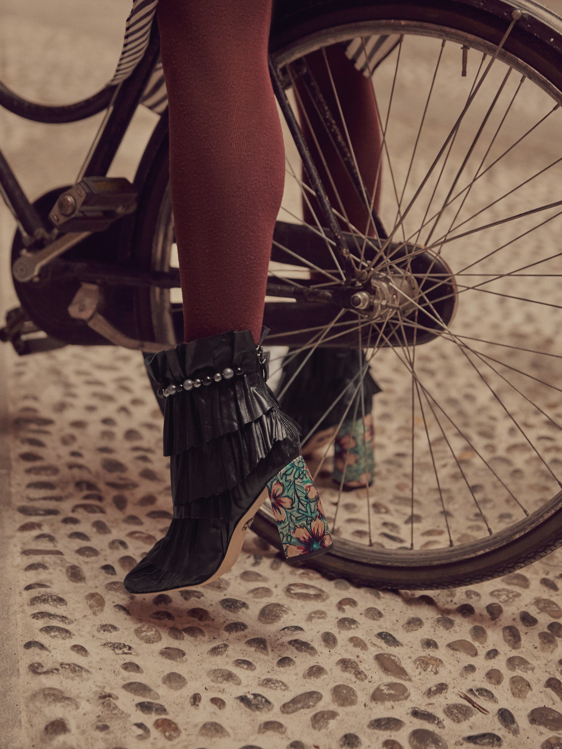 Luccini Bootie in Black leather