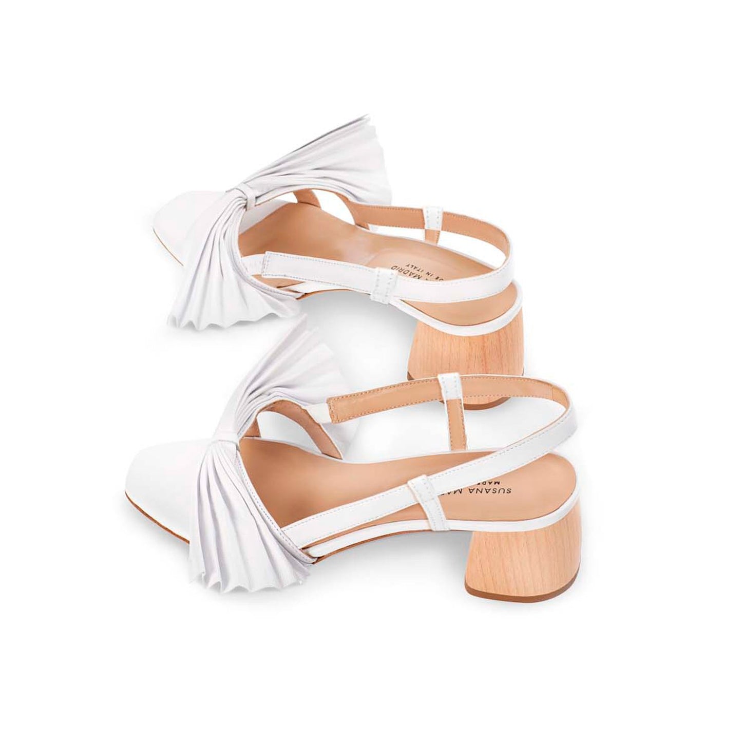 Cereza Sandal in White