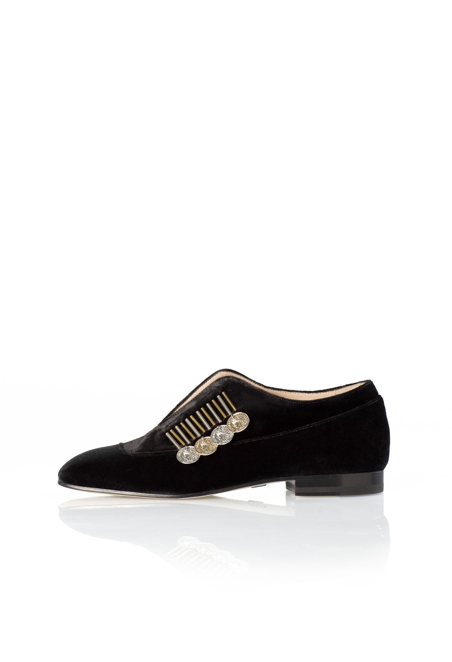 Traviata Flat In Black